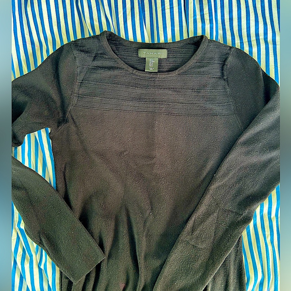 🦌Tahari Black Knit Long Sleeved Dress Size Medium - Picture 9 of 10